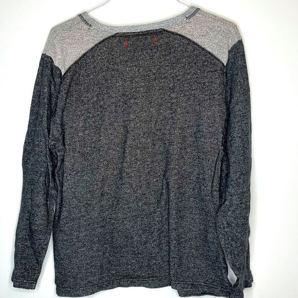 Tommy Bahama Gray-Silver Soft LS Top size Large - Picture 4 of 4